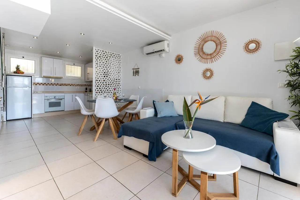 Holiday home Sea Front Beach House Macarena D Marbella